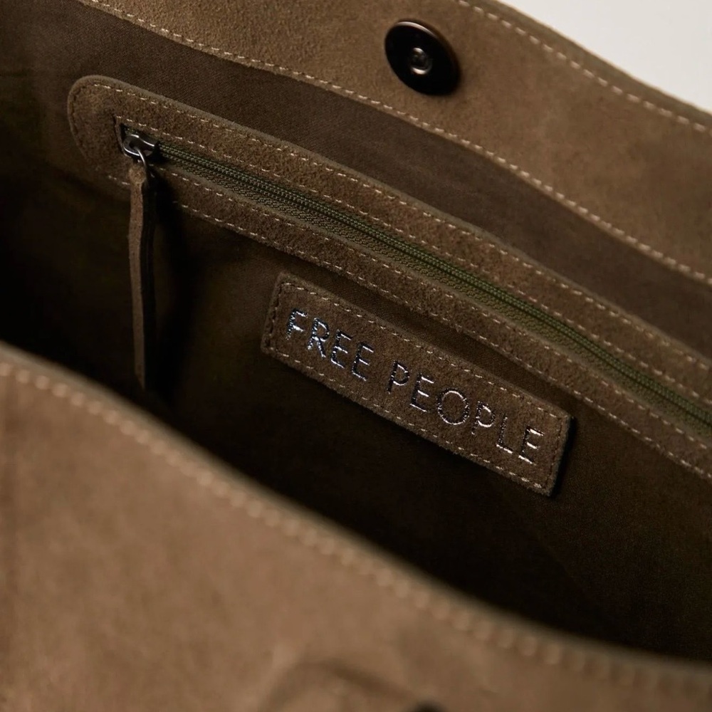 🎀Free people Avery East West Tote Dark Olive - Picture 2 of 2